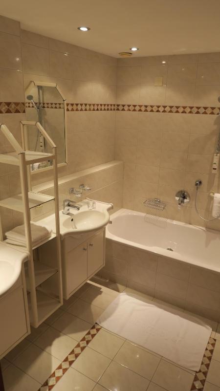 Double Room with Balcony (3 Adults) image 3