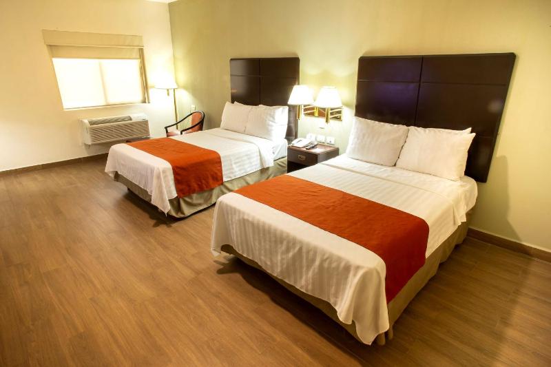 Hotel Plaza Calzada - image 26