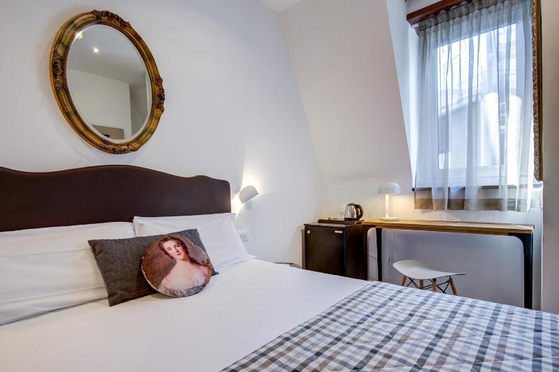 Double Room image 4