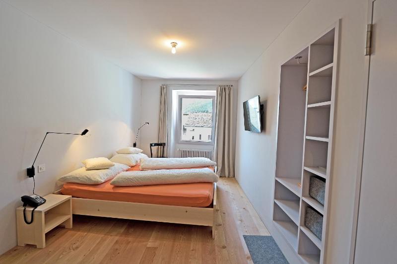 Standard Double Room image 3
