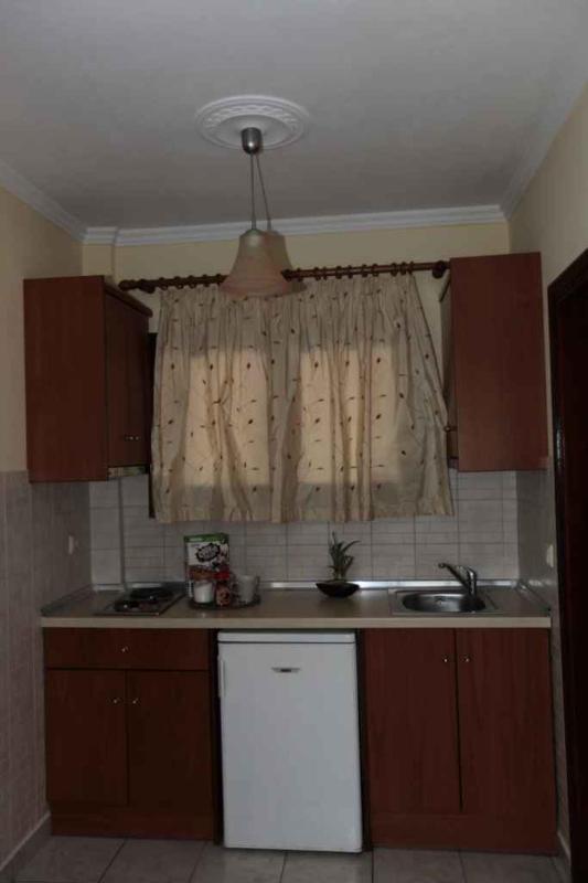 Studio (2 Adults) image 3