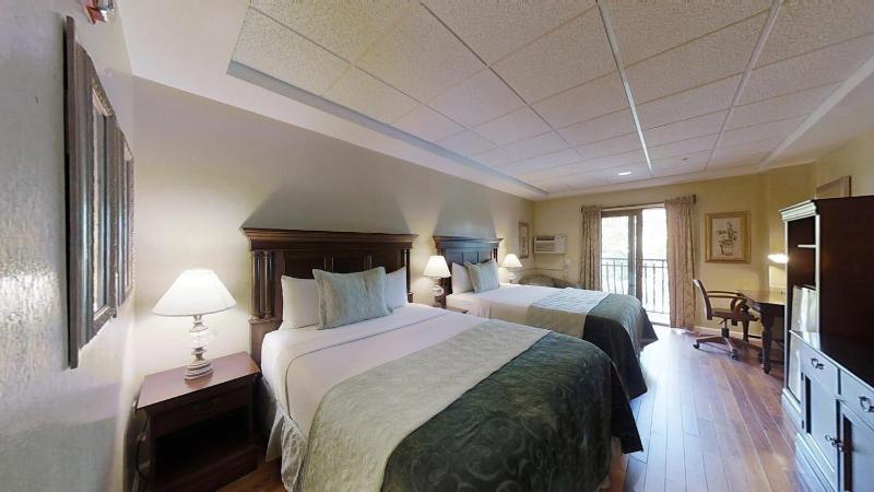 Standard Queen Room image 3