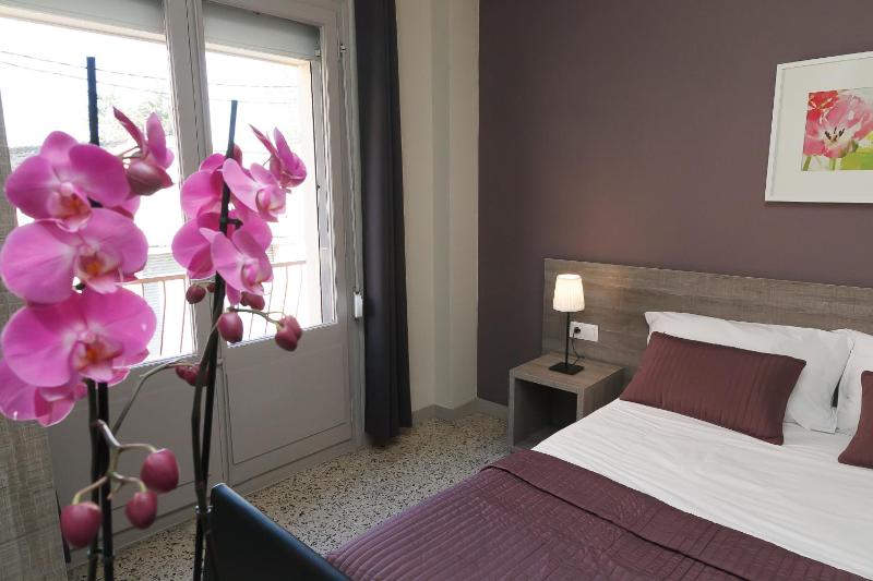 	Standard Double Room with Private Bathroom image 4