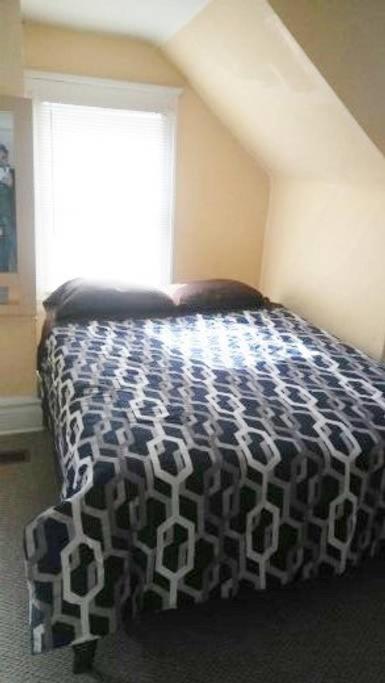 Deluxe Double Room (2 Adults + 1 Child) image 1