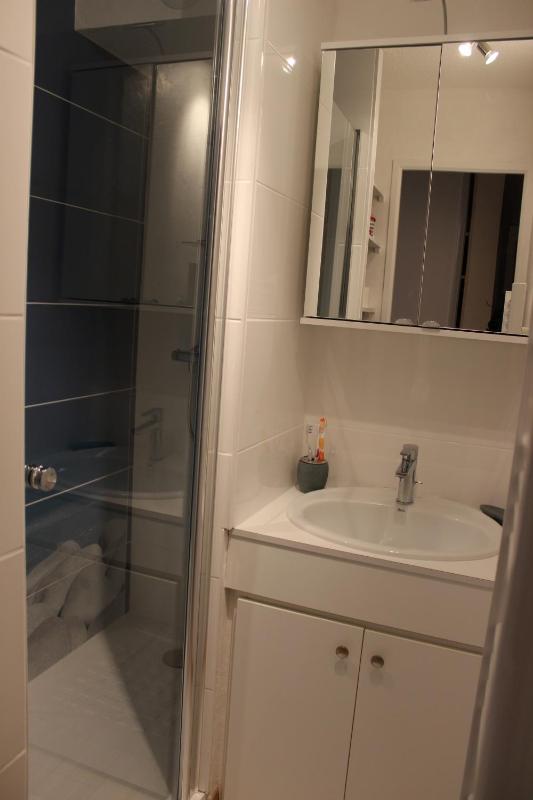 Nicolas Lambert - Appartement vue mer prêt de velosWIFI - image 3