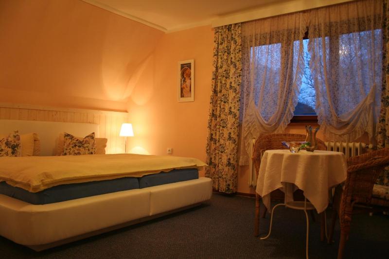 Double Room image 2