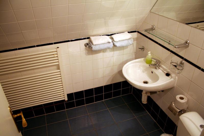 Double Room image 4