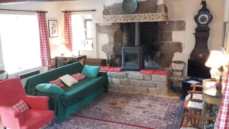 Five-Bedroom House image 3