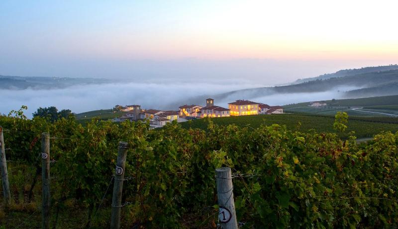 Deluxe Family Room image 4