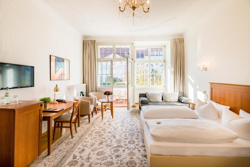 Superior Double Room image 4