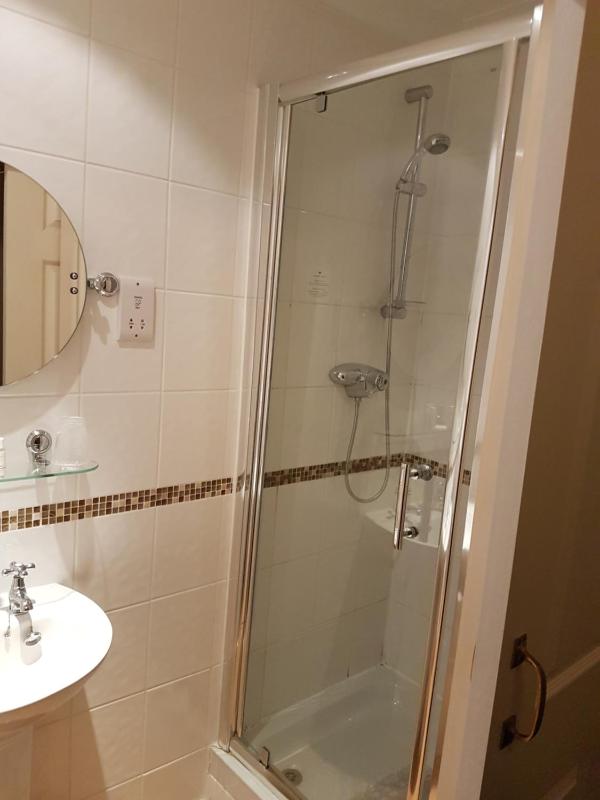 Standard Single Room image 3