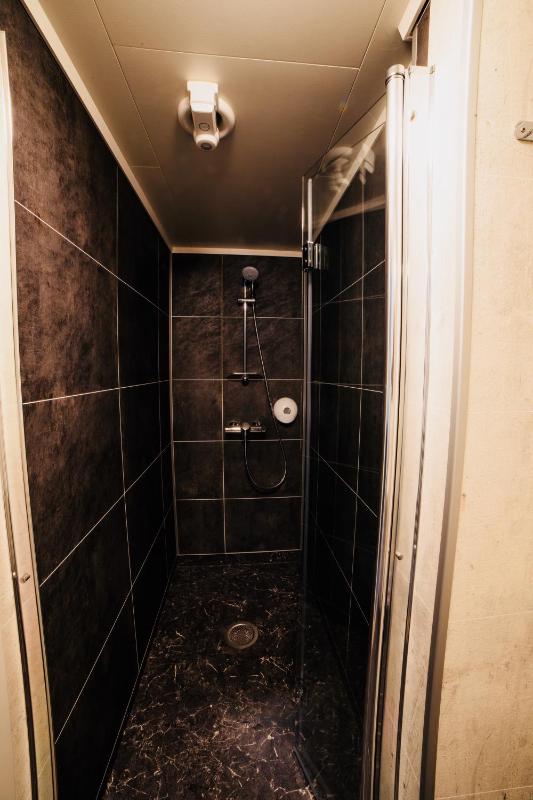 Double Room with Private Bathroom image 3