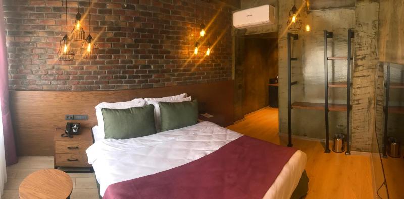 Standard Double Room image 4