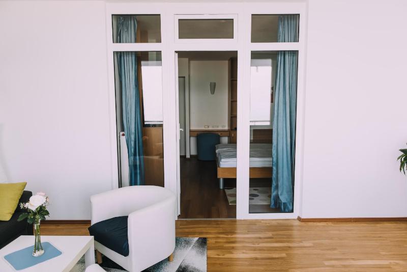 Junior Suite with Balcony image 2