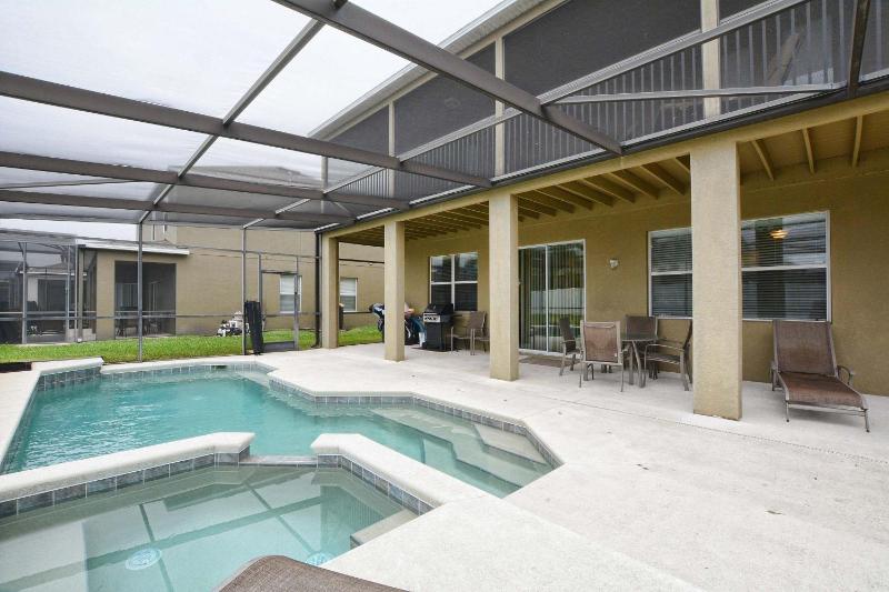 Five-Bedroom Villa image 2