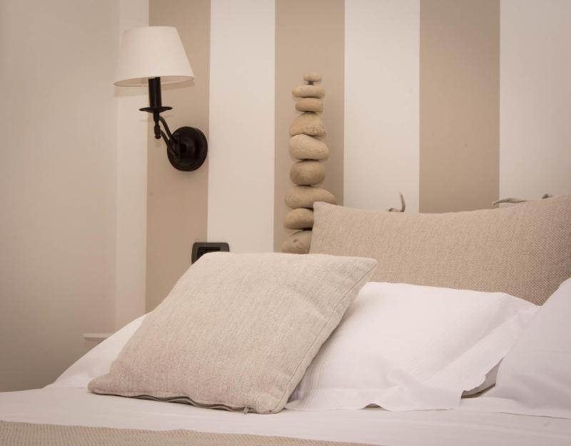 Standard Double Room image 3