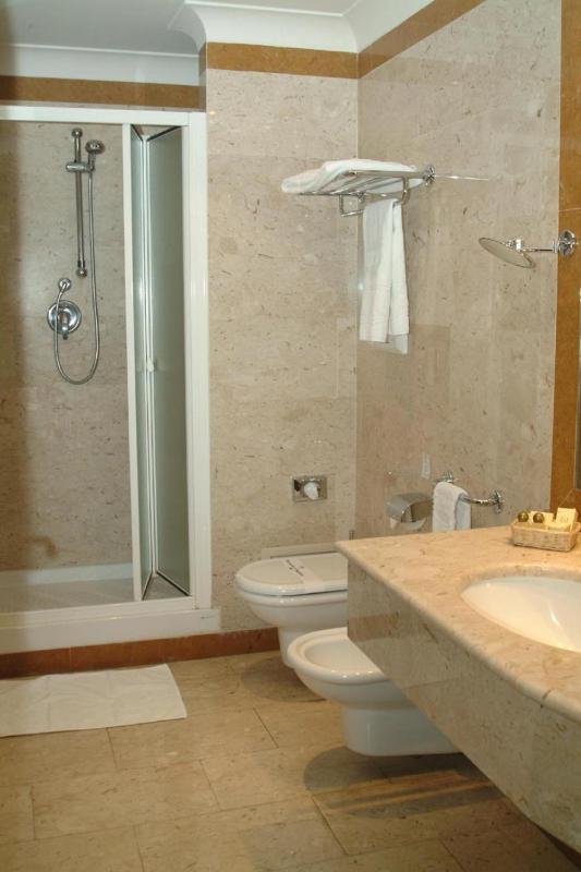 Classic Double or Twin Room image 1