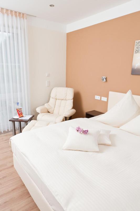 Single Room - Business image 4