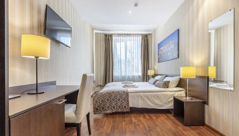 Standard Double Room image 3