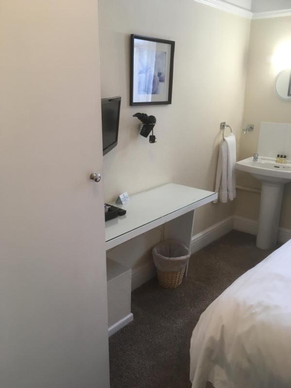 Small Single Room image 2
