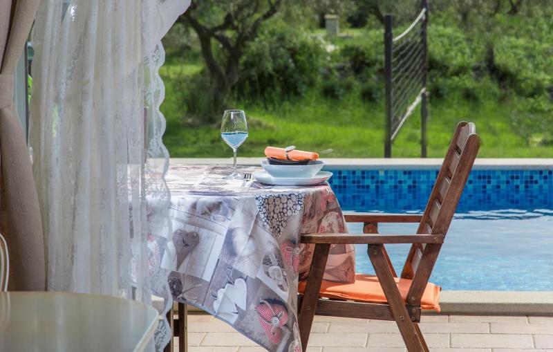 Modern Villa di Rovigno with Pool Hot Tub and Sea View - image 27