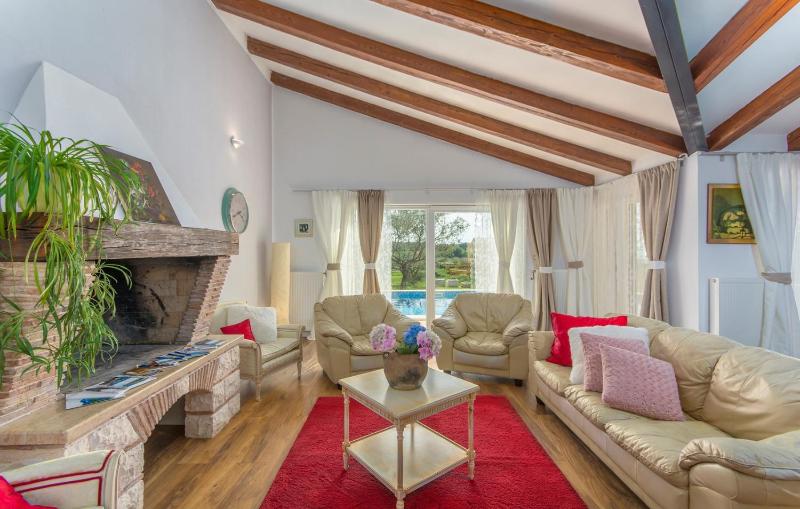 Modern Villa di Rovigno with Pool Hot Tub and Sea View - image 36
