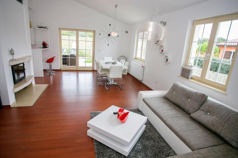 Holiday House Hacienda - image 11