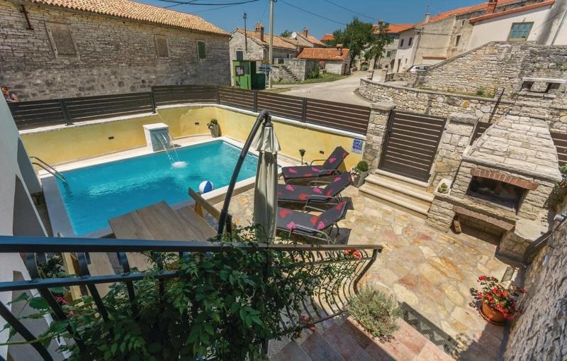 Two-Bedroom Villa image 2