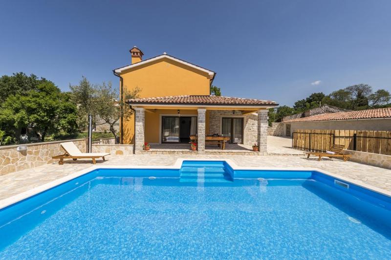 Villa with Garden View image 1