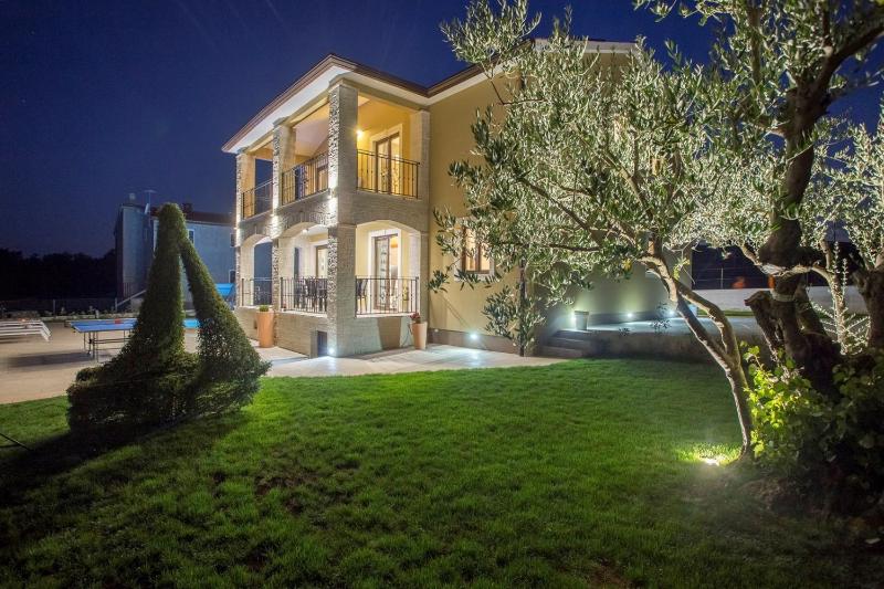 Villa Vanesa with Private Pool nearby Porec - image 19
