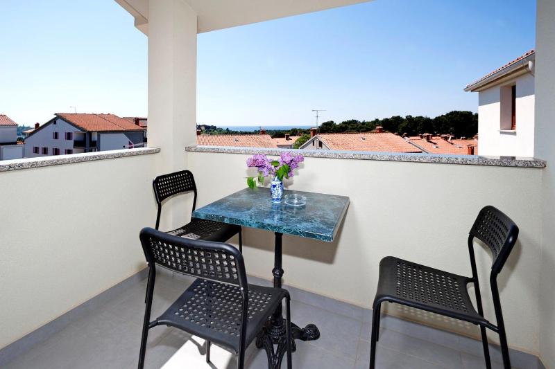 Standard Apartment image 3