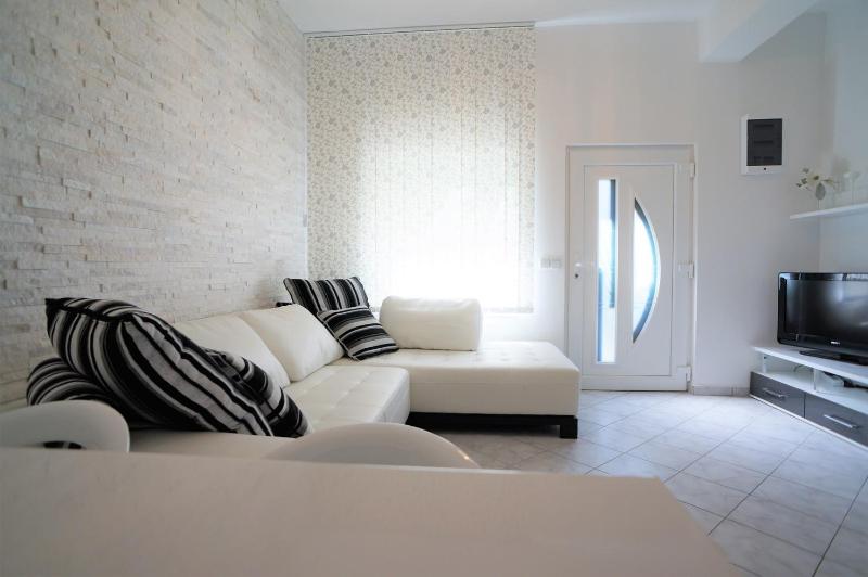 Holiday House Queens with Sea View - image 13