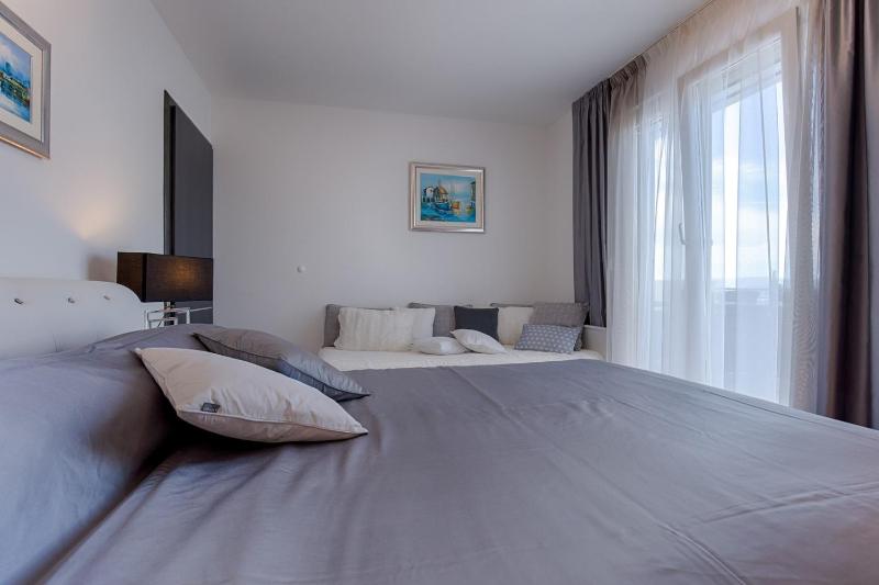 Holiday House Queens with Sea View - image 17