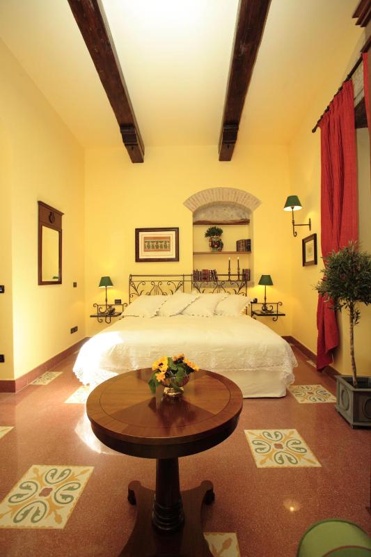 Superior Double Room image 4