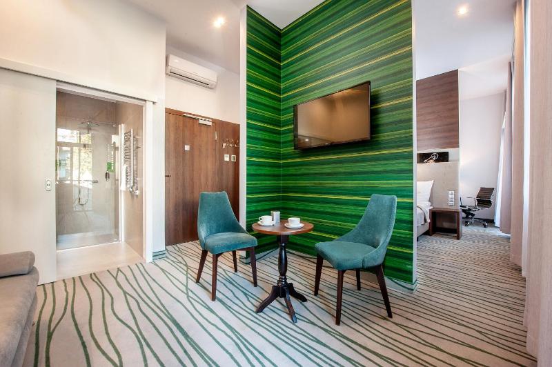 Deluxe Double Room image 2