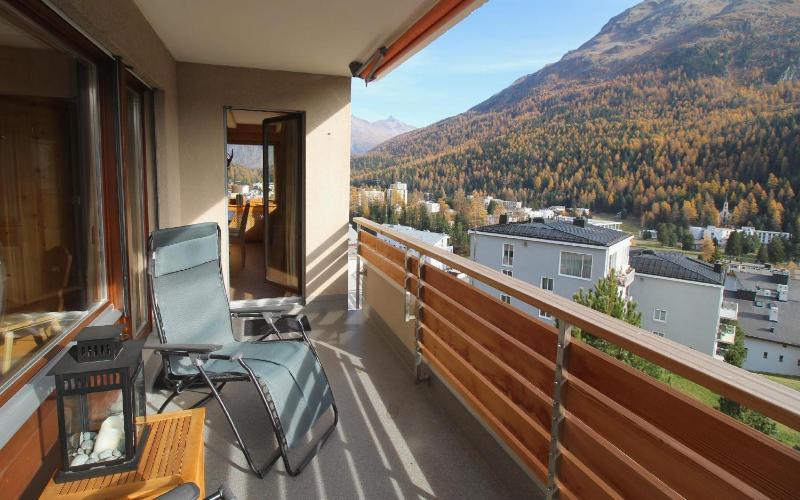 Apartment with Lake View image 4