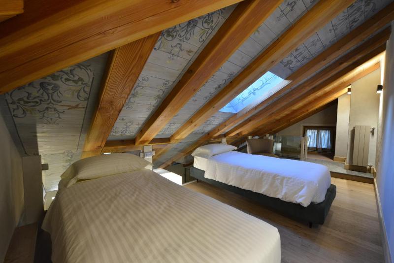 Apartment - Split Level image 3