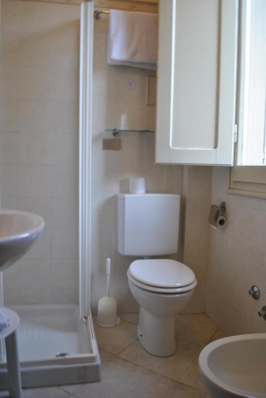 Economy Single Room image 2