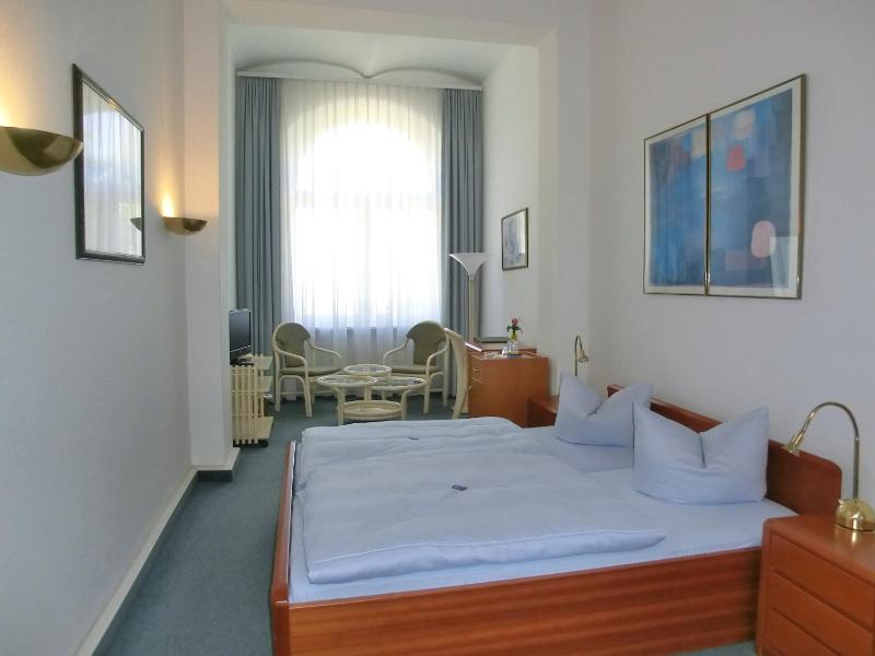 Double Room with Sea View image 3