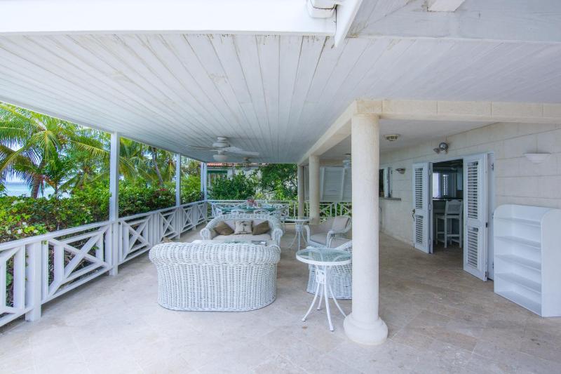 Tantalus Villa - image 16