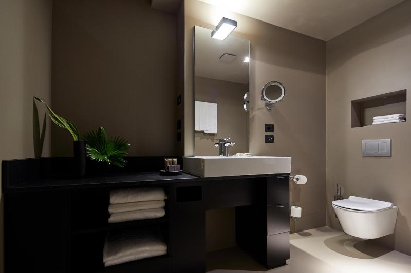 Business Double Room image 4