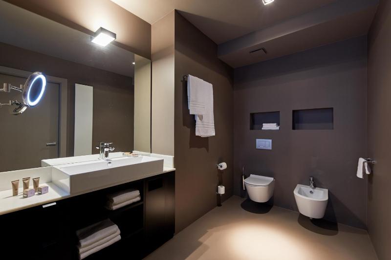 Executive Suite image 2