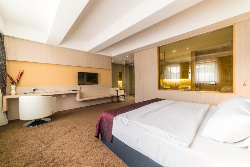 City Hotel Mostar - image 7