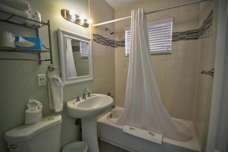 Hollywood Beachside Boutique Suites - image 21