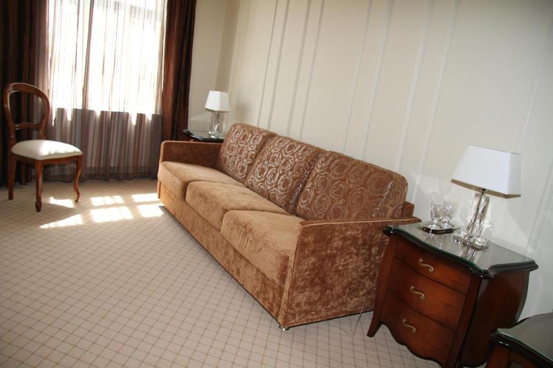 Apartment (3 Adults) image 4