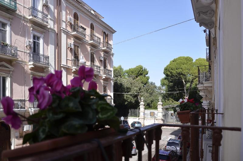 King Room with Balcony image 4