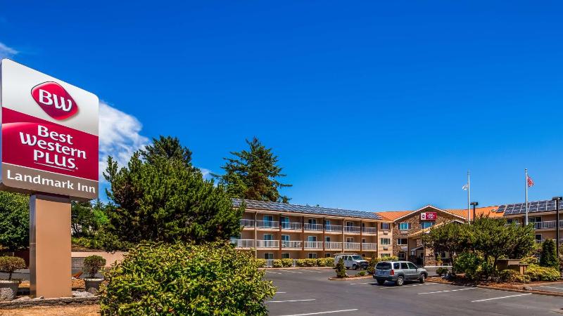 Best Western Plus Landmark Inn - image 40
