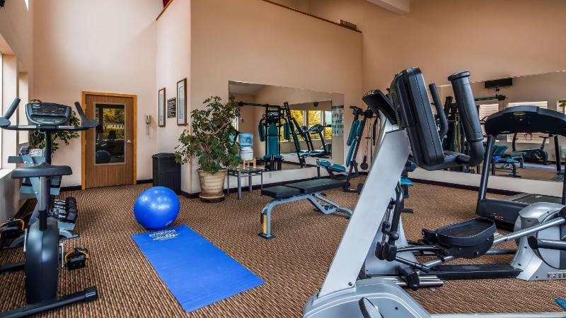 Best Western Plus Landmark Inn - image 47