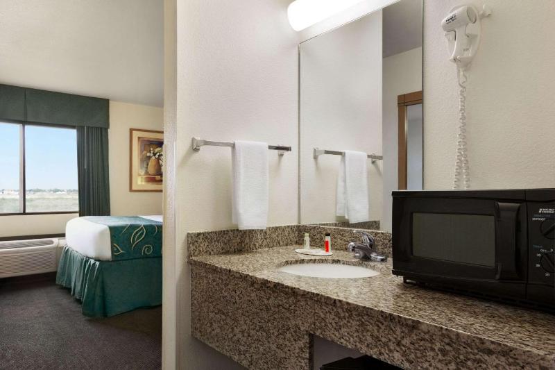 Double Room - Non-Smoking  image 3