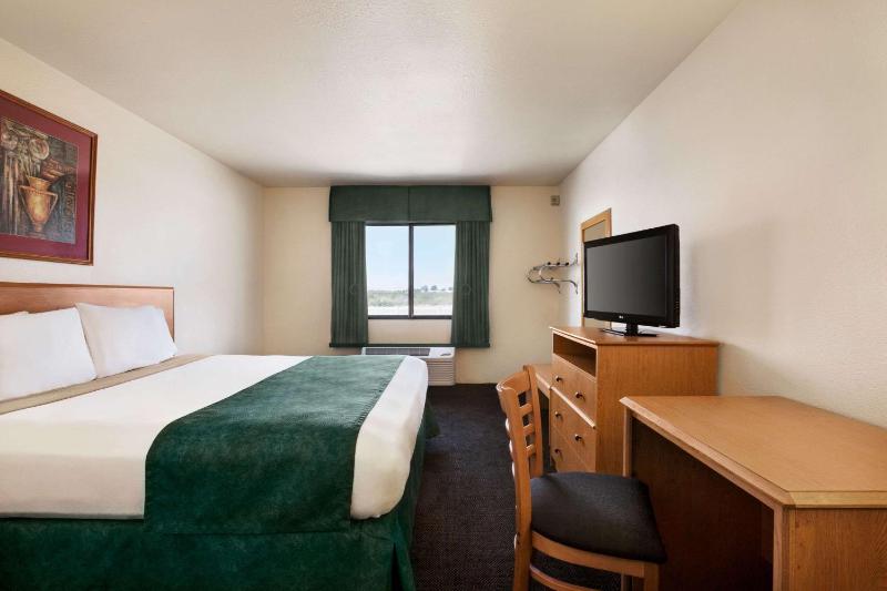 King Room - Mobility Access/Non-Smoking image 2